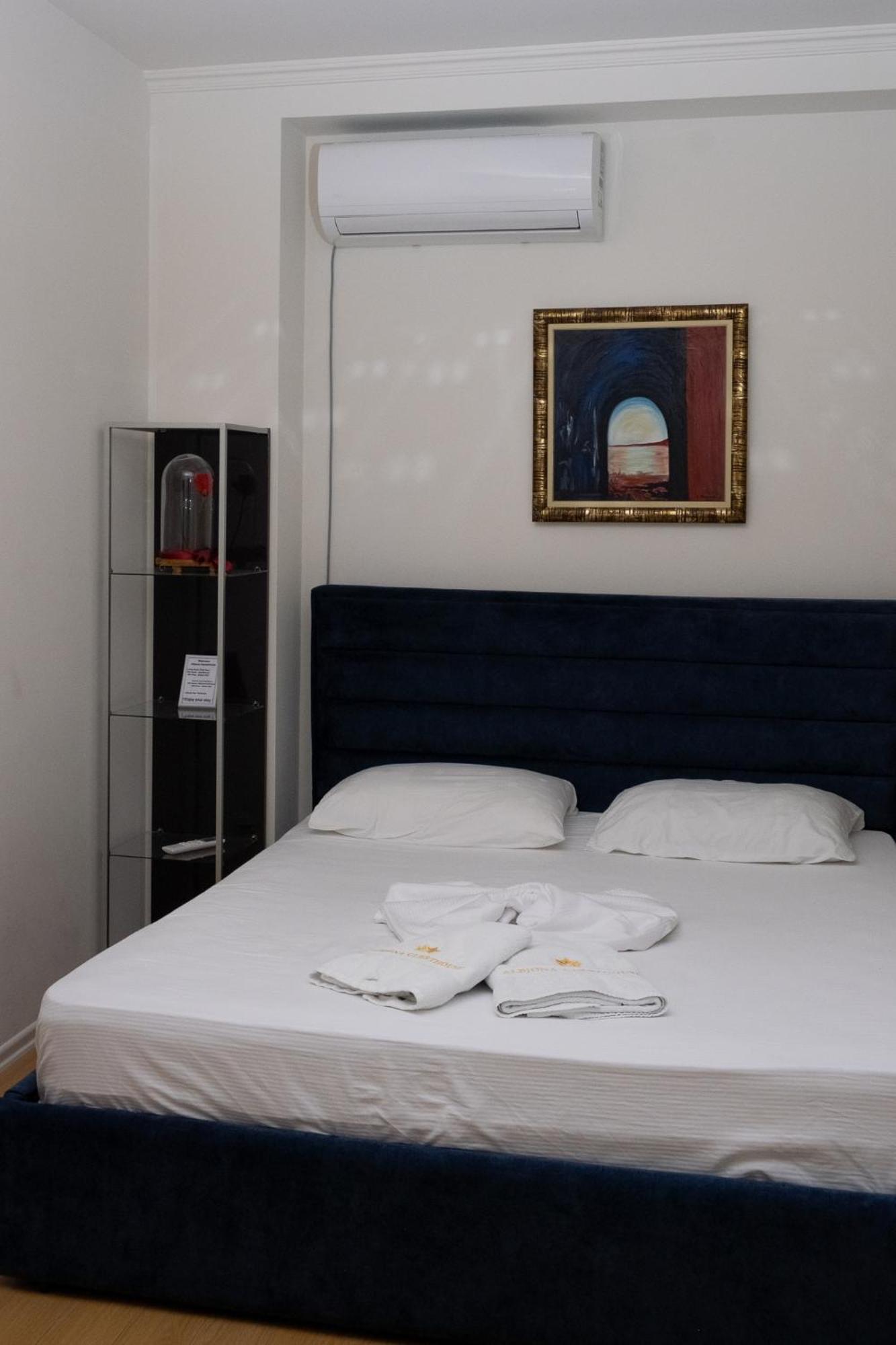 Albjona Guesthouse Tiranë Ngoại thất bức ảnh