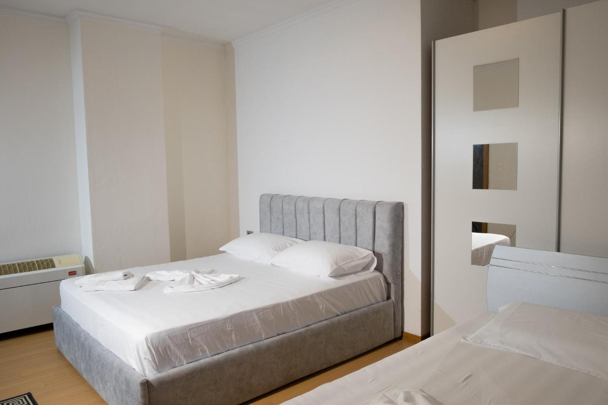 Albjona Guesthouse Tiranë Ngoại thất bức ảnh
