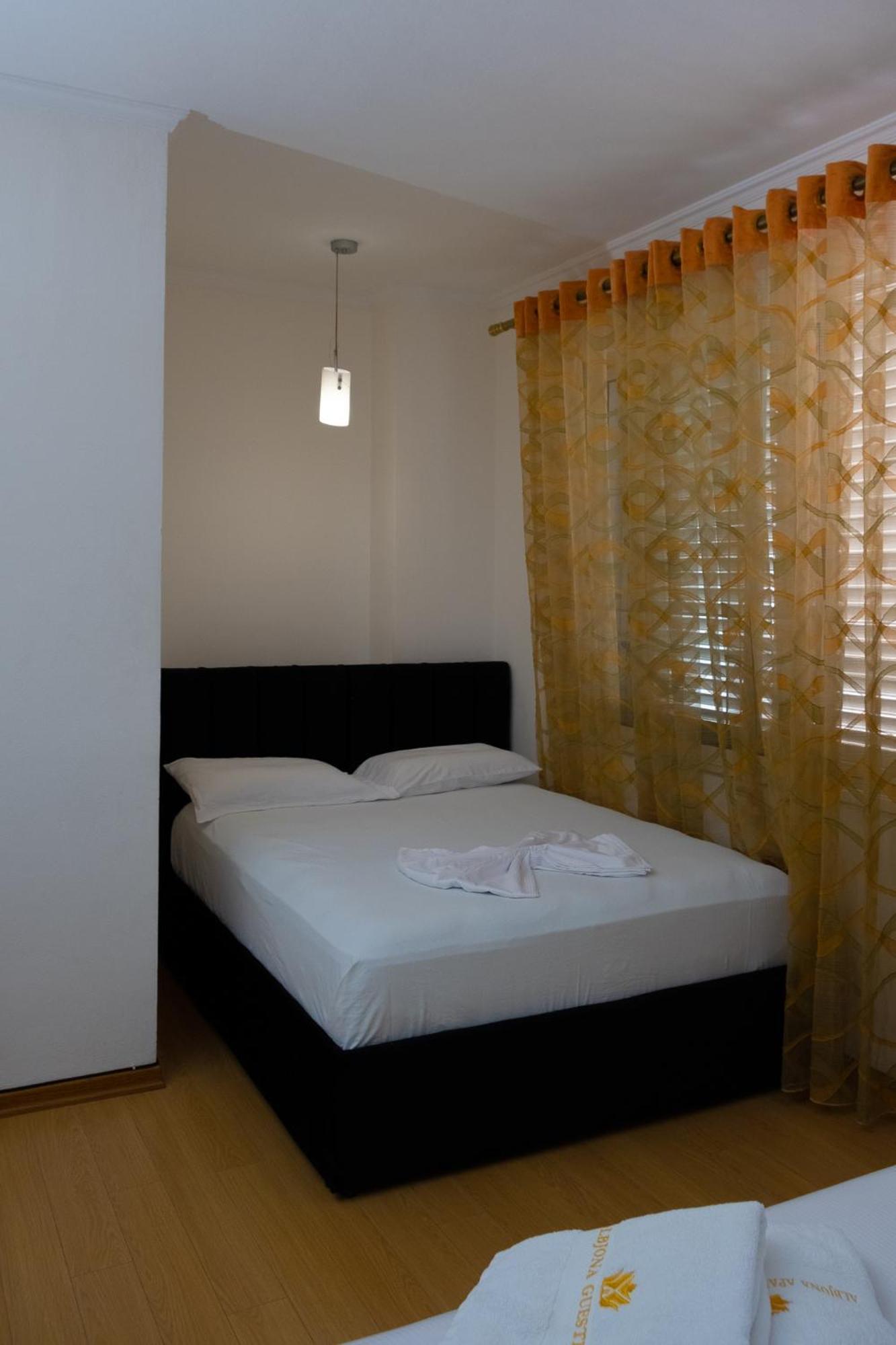 Albjona Guesthouse Tiranë Ngoại thất bức ảnh