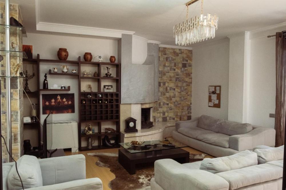 Albjona Guesthouse Tiranë Ngoại thất bức ảnh