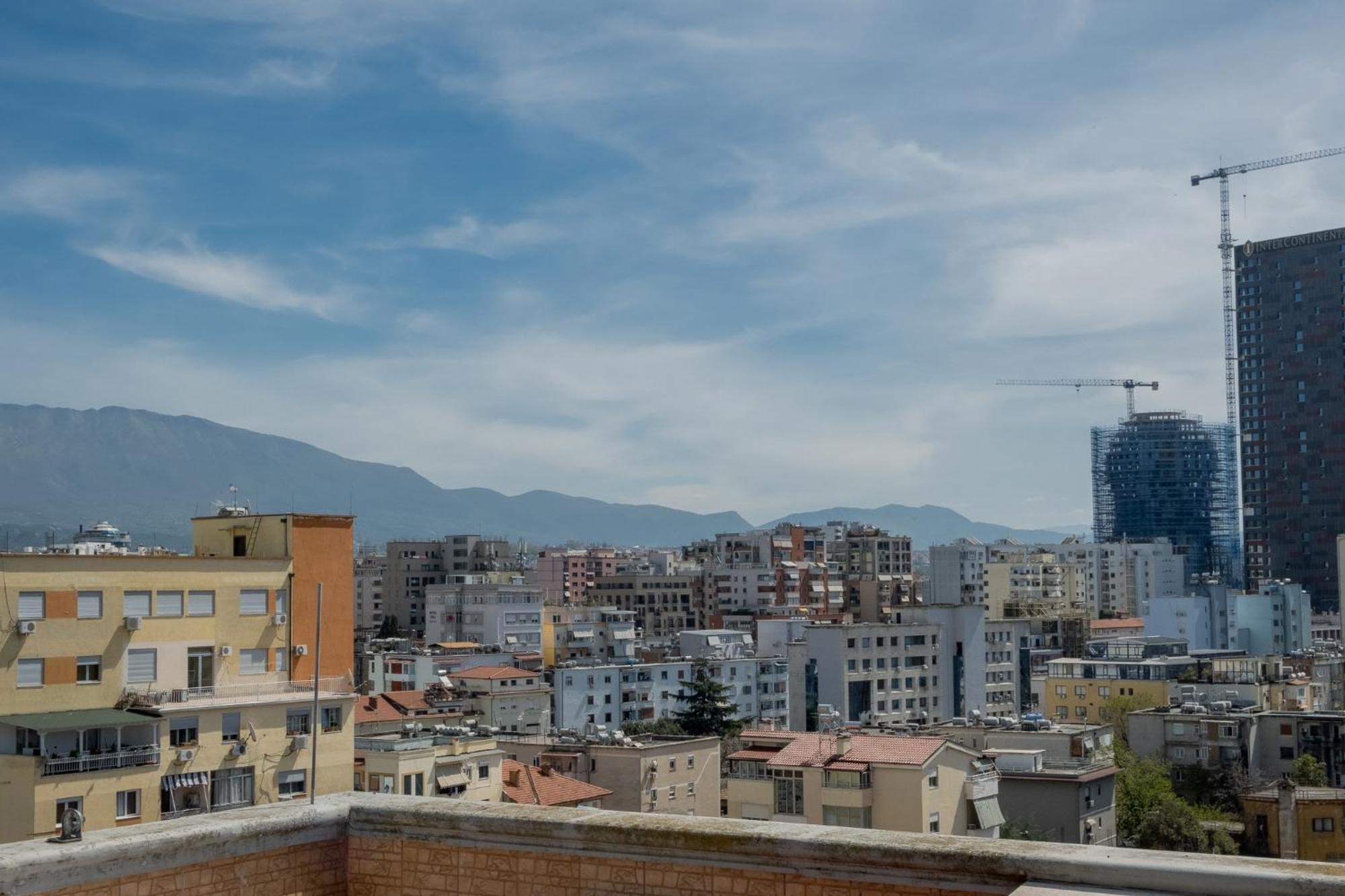 Albjona Guesthouse Tiranë Ngoại thất bức ảnh
